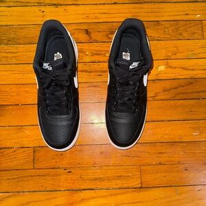 Nike Air Men's Black and White Sneakers